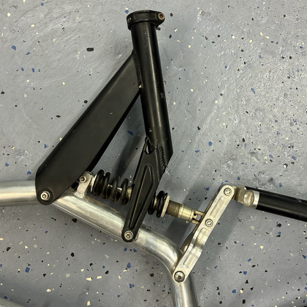 AMP Research B5 Full Suspension Large Frame