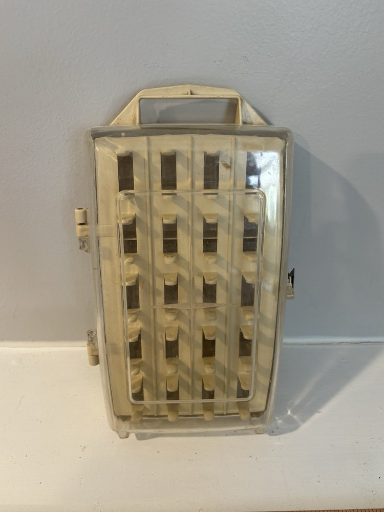 WM. Thomas & Sons, Inc. Plastic Spool/Bobbin Storage Box with Compartments