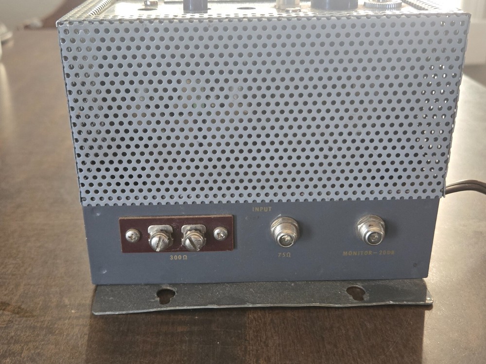 CHANNEL MASTER VHF Distribution Amplifier Broad Band 7030-Turns On Untested