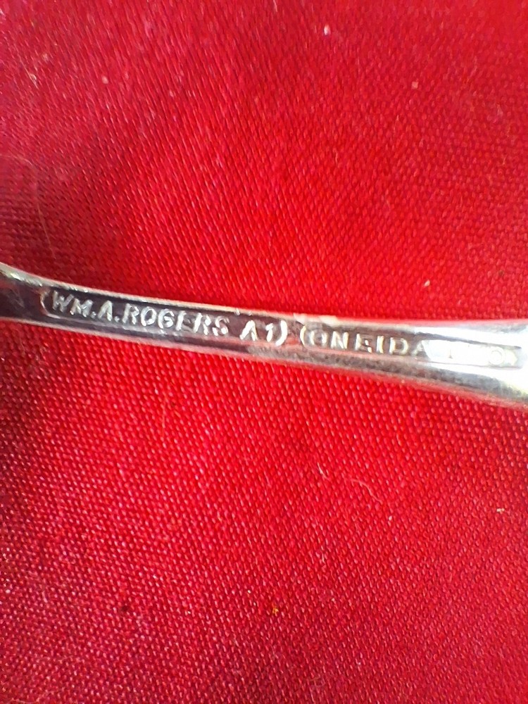 Wm Rogers Oneida Silverplate 1898 Shell Solid Petite Server 5" SHIPS FREE