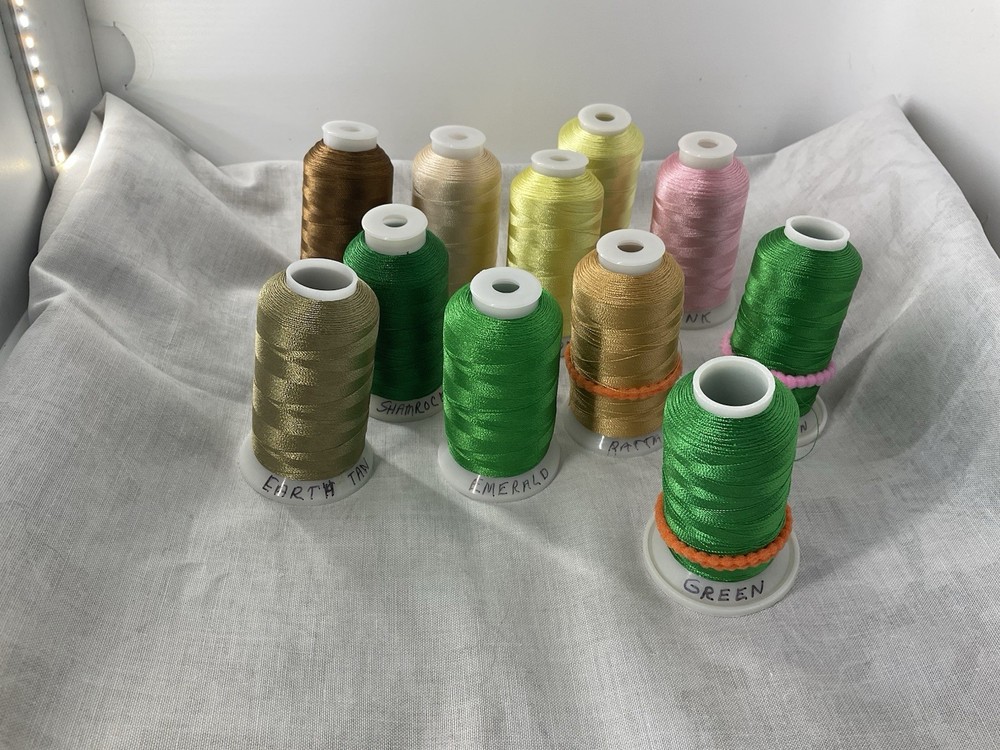 Thread fourteen 1000m spools 100% polyester machine embroidery thread