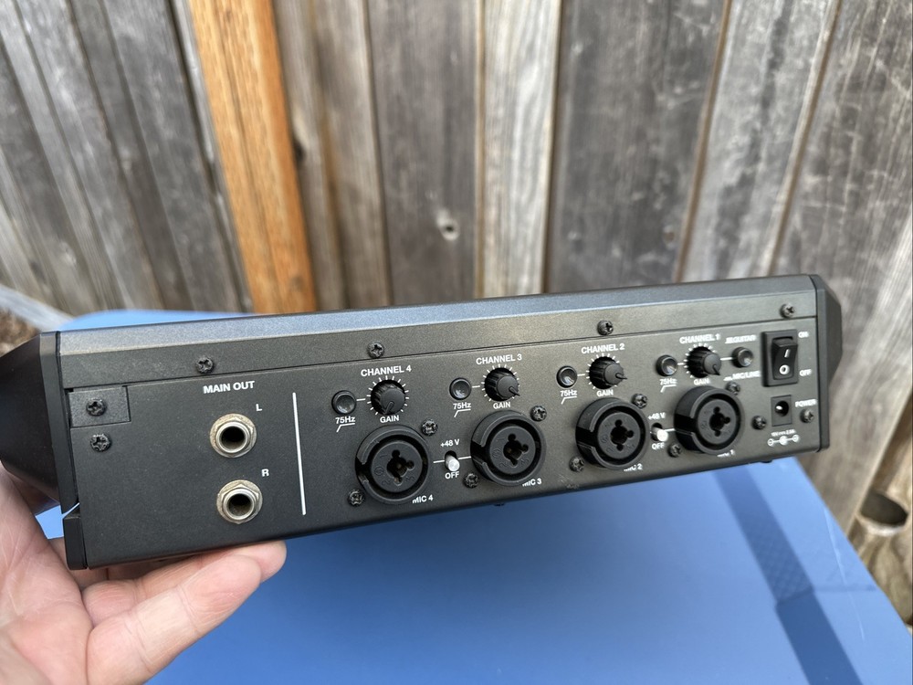 Alesis iOMIX 4 Channel RecorderiPad Audio Interface