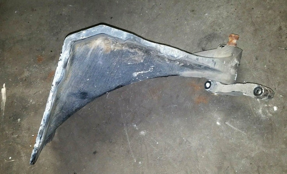 KENWORTH T2000 LEAF SPRING HANGER A85-1200-1