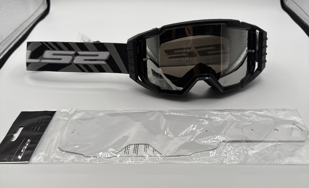Charger Pro Goggle Black Frame Silver Iridium Lens LS-2