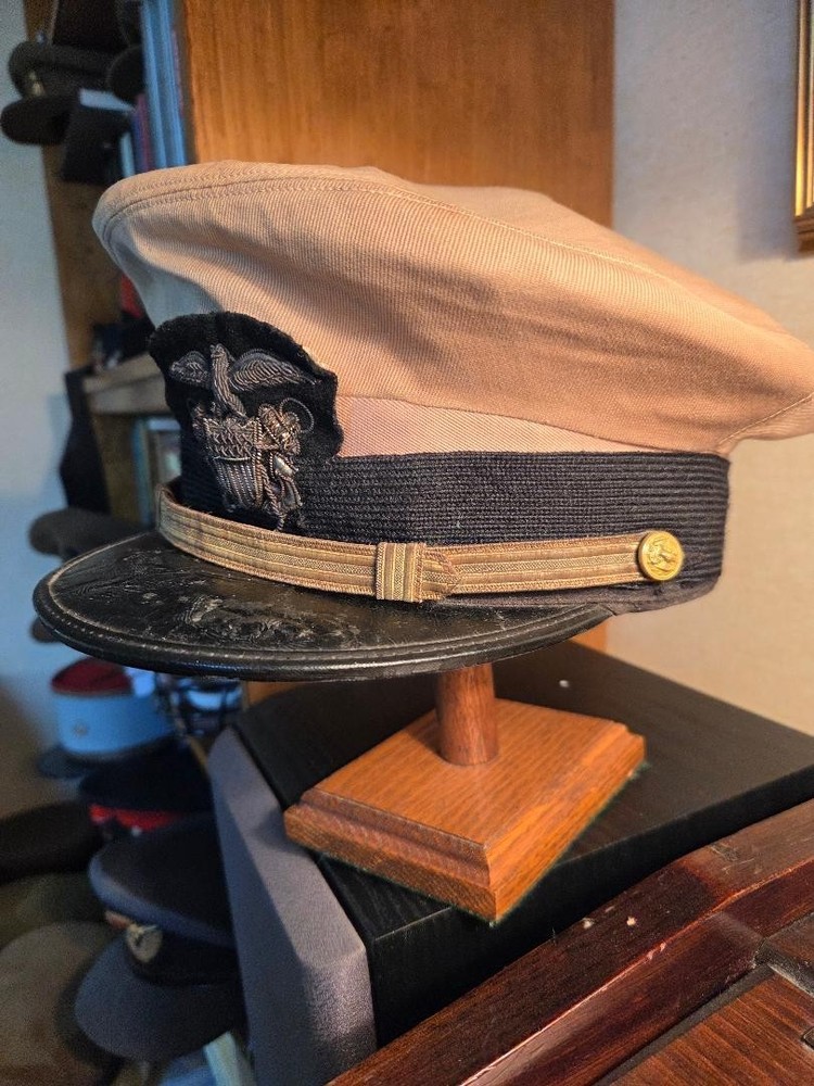 WWII U.S. Navy Officer's Visor cap/hat