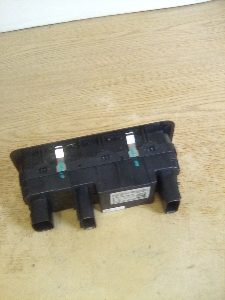 International MV607 Window Switch 4061968C4