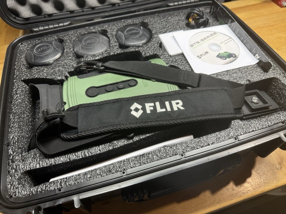 FLIR BTS-XR Thermal Imaging Camera with Multiple Lenses And Case