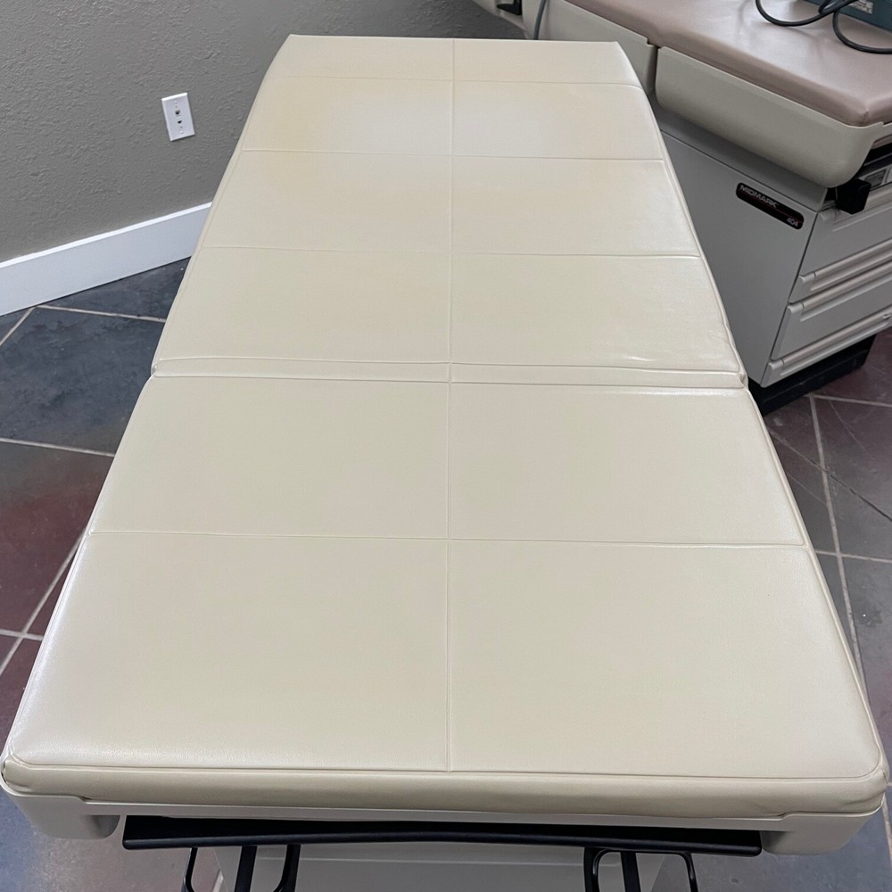 Midmark Ritter 404 Exam Table
