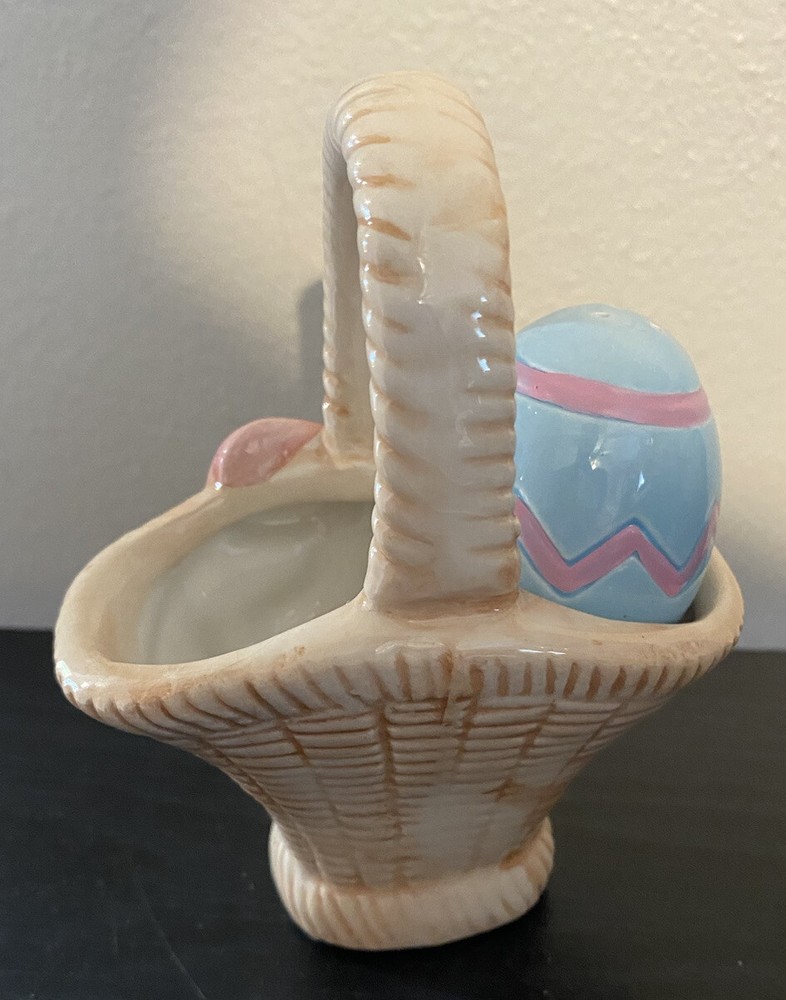 Vintage Ceramic Easter Basket Easter Egg Salt & Pepper Shaker *Missing 1 Egg*