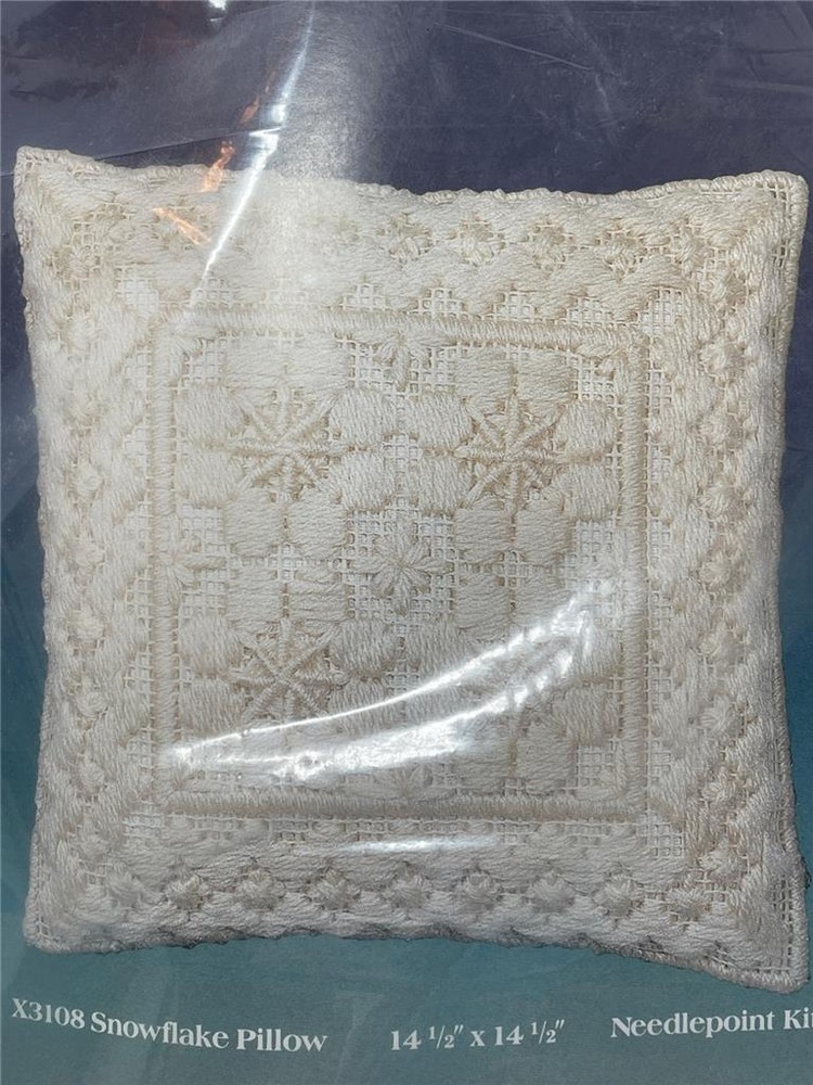 CREATIVE EXPRESSIONS Needlepoint Kit - SNOWFLAKE PILLOW 14.5" Square