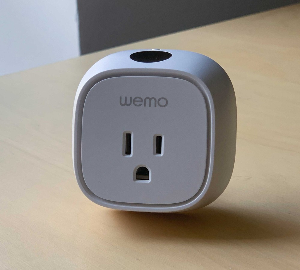 Belkin WEMO Smart Outlet Plug Wi-Fi Enabled (F7C029)