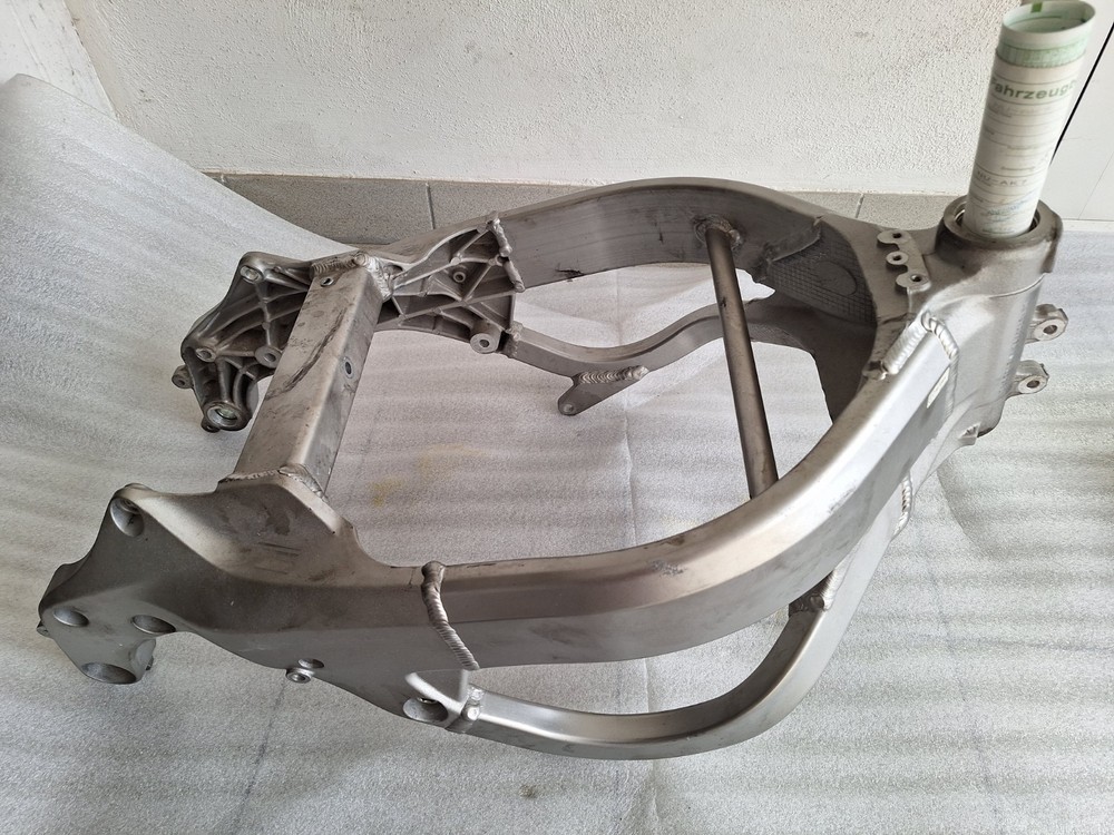 WB12. Honda CBR 600 F PC35 2001 Frame + Papers Document