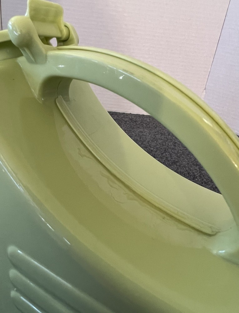 Retro Art Deco Pitcher 1.5 Quart Lime Green Plastic Kitchenware Home Decor