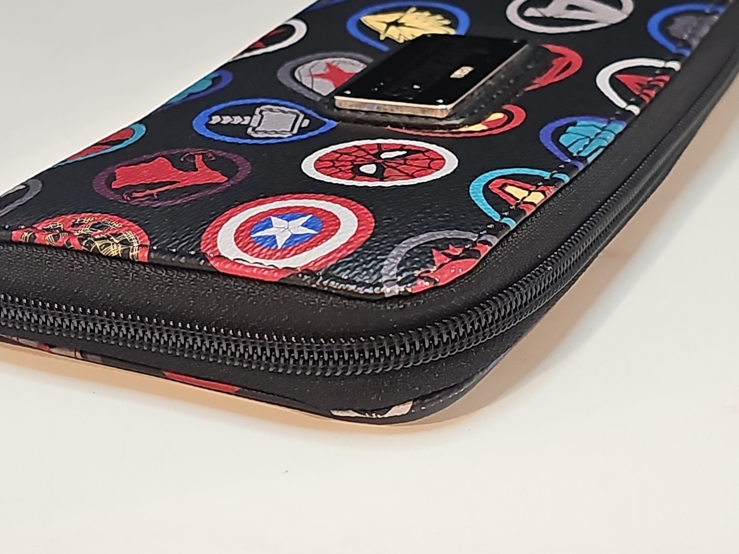 Loungefly Marvel Avengers Infinity War Icons Clutch Zip Around Wallet RARE 2018