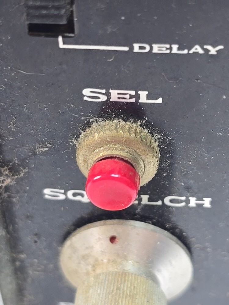 Robyn 3 Bander Model 3000 Scanner LF VHF UHF V Powers On Sel Button Doesn't Work