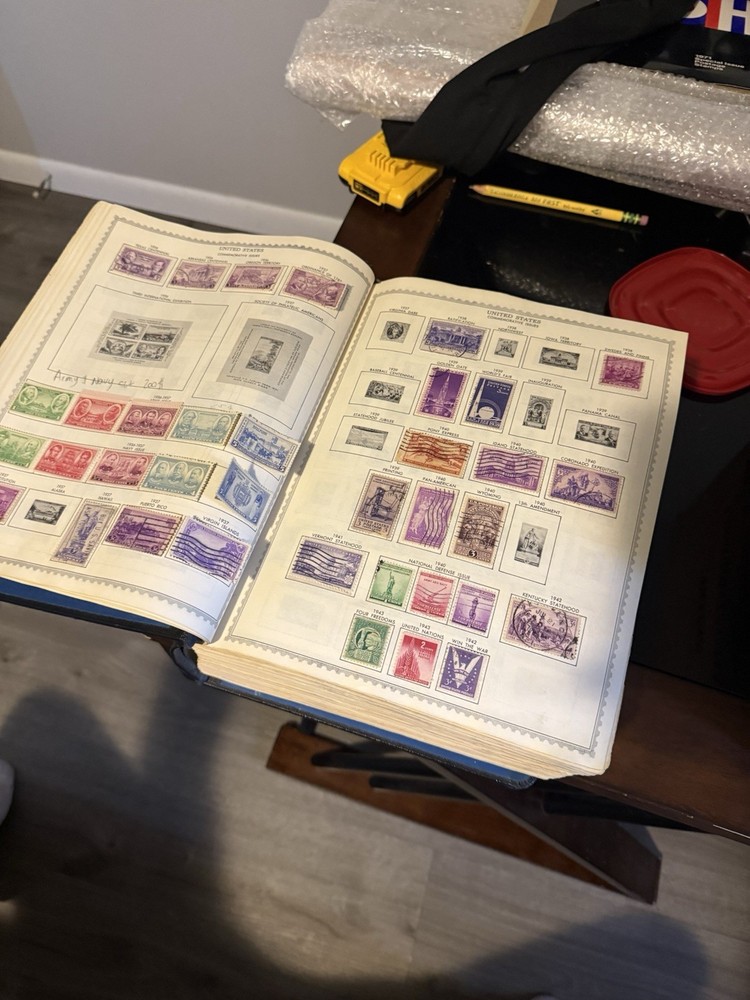 The Master Global Stamp Album by Minkus Publications With Stamps
