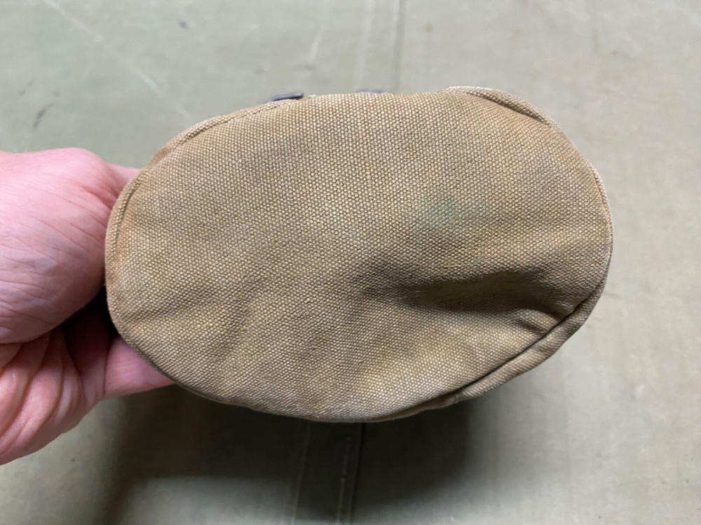 ORIGINAL WWII US AIRBORNE PARATROOPER DISMOUNTED CANTEEN COVER-1942, G&RCO