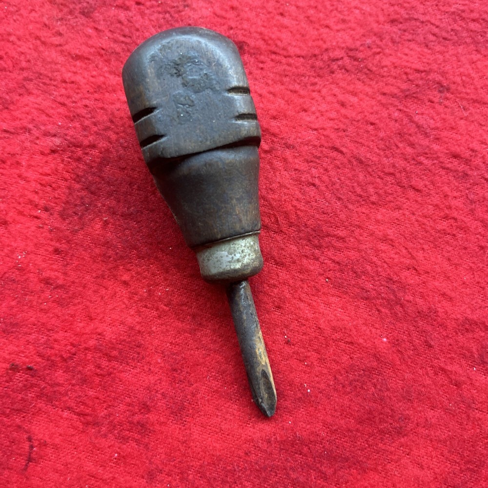 VINTAGE STUBBY PHILLIPS SCREWDRIVER - WOODEN HANDLE (t32)