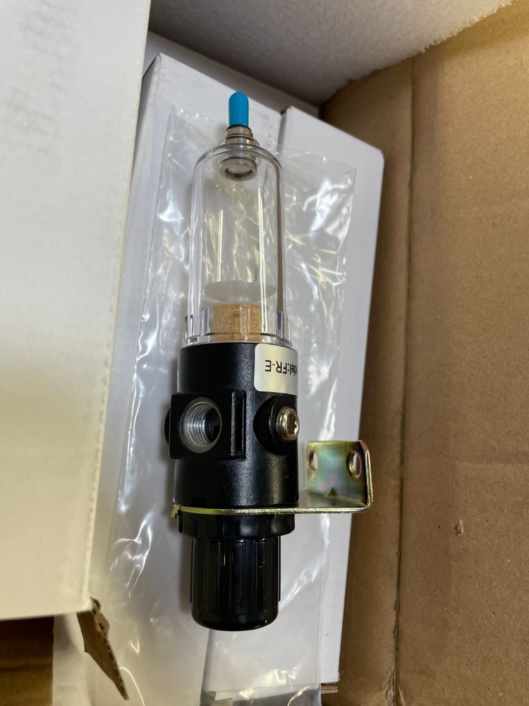 Air Filter Regulator 1/4" NPT 0-116 psi / A-T CONTROLS TRIAC Model: FR-E