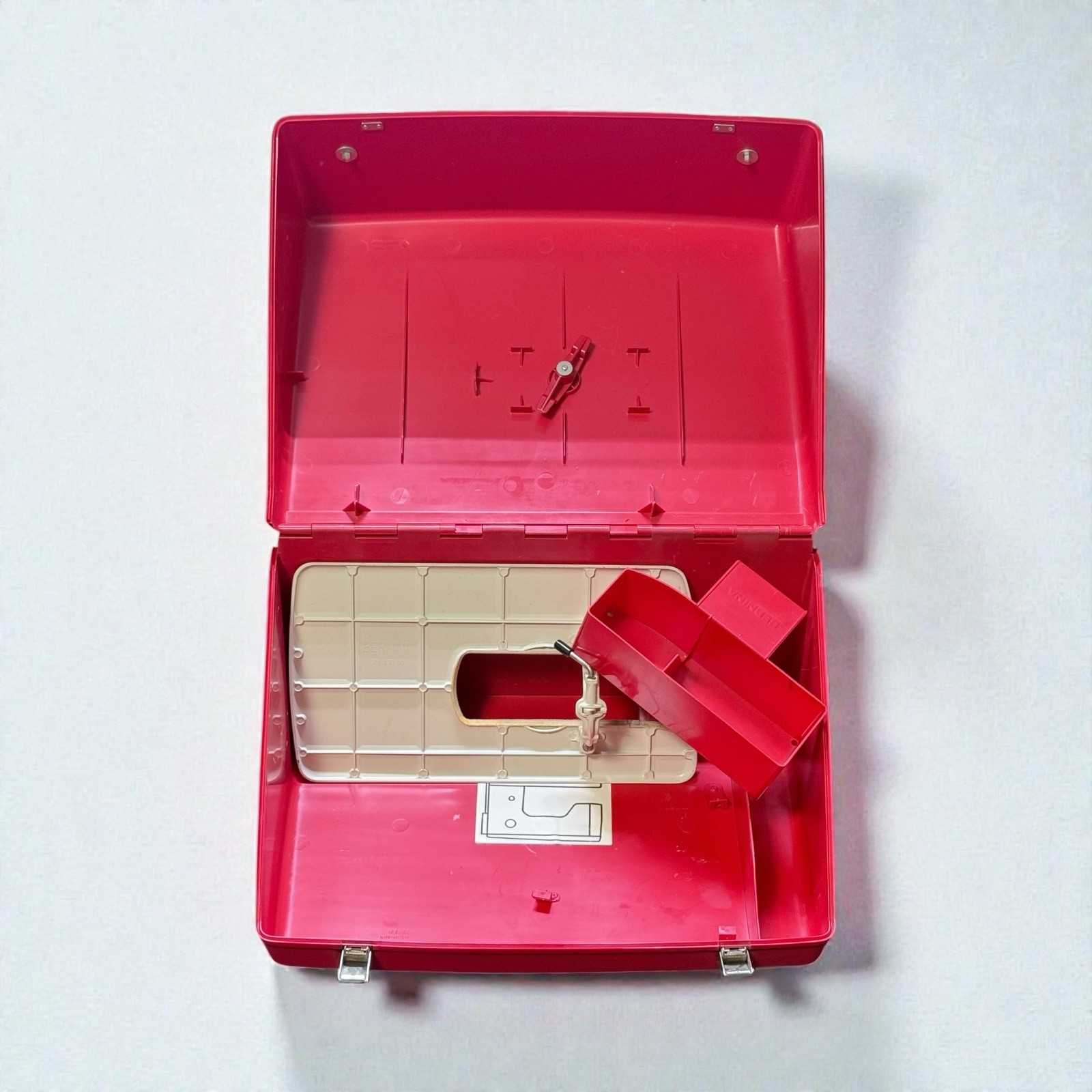 BERNINA 830 Record Sewing Machine Red Hard Case/Foot Pedal Storage/Extension