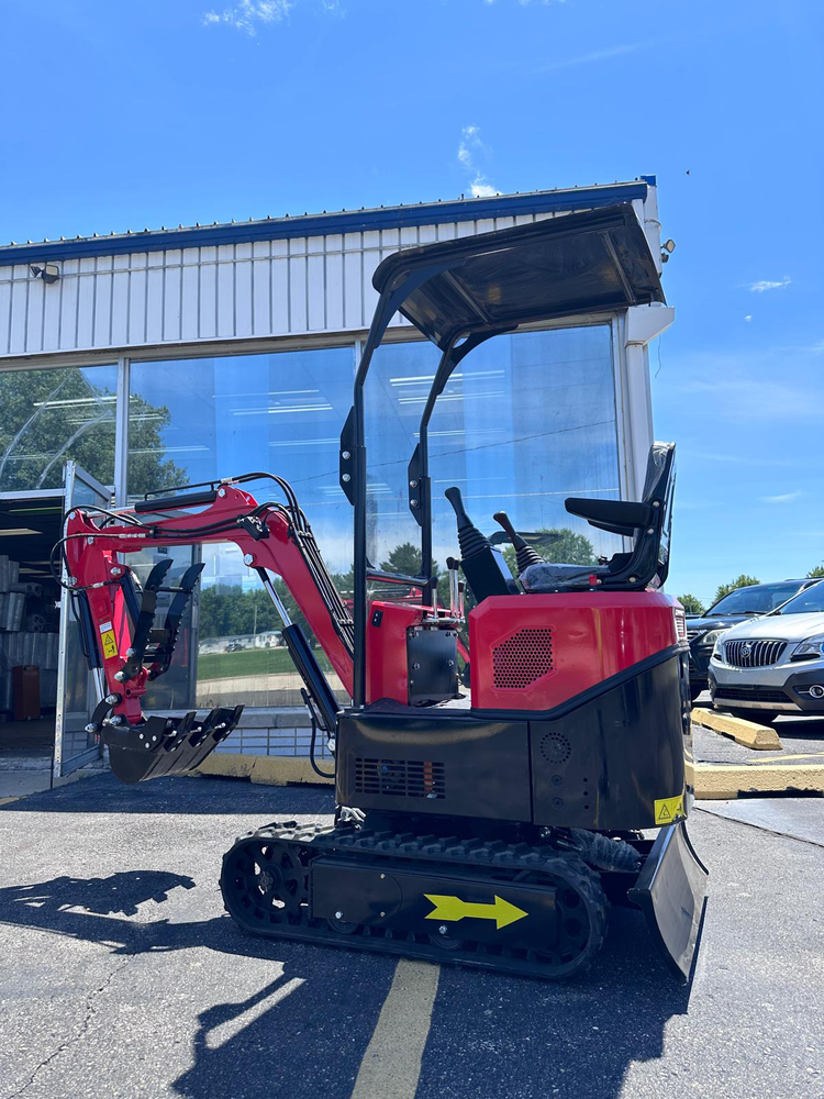 New 1 Ton PILOT CONTROL Mini Excavator, Briggs & Stratton Engine 13.5 HP