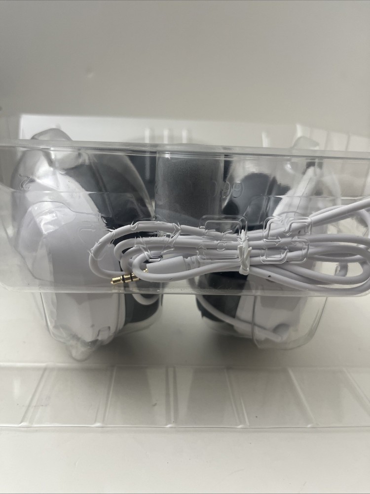 HyperX CloudX Stinger 2 Core gaming headset.