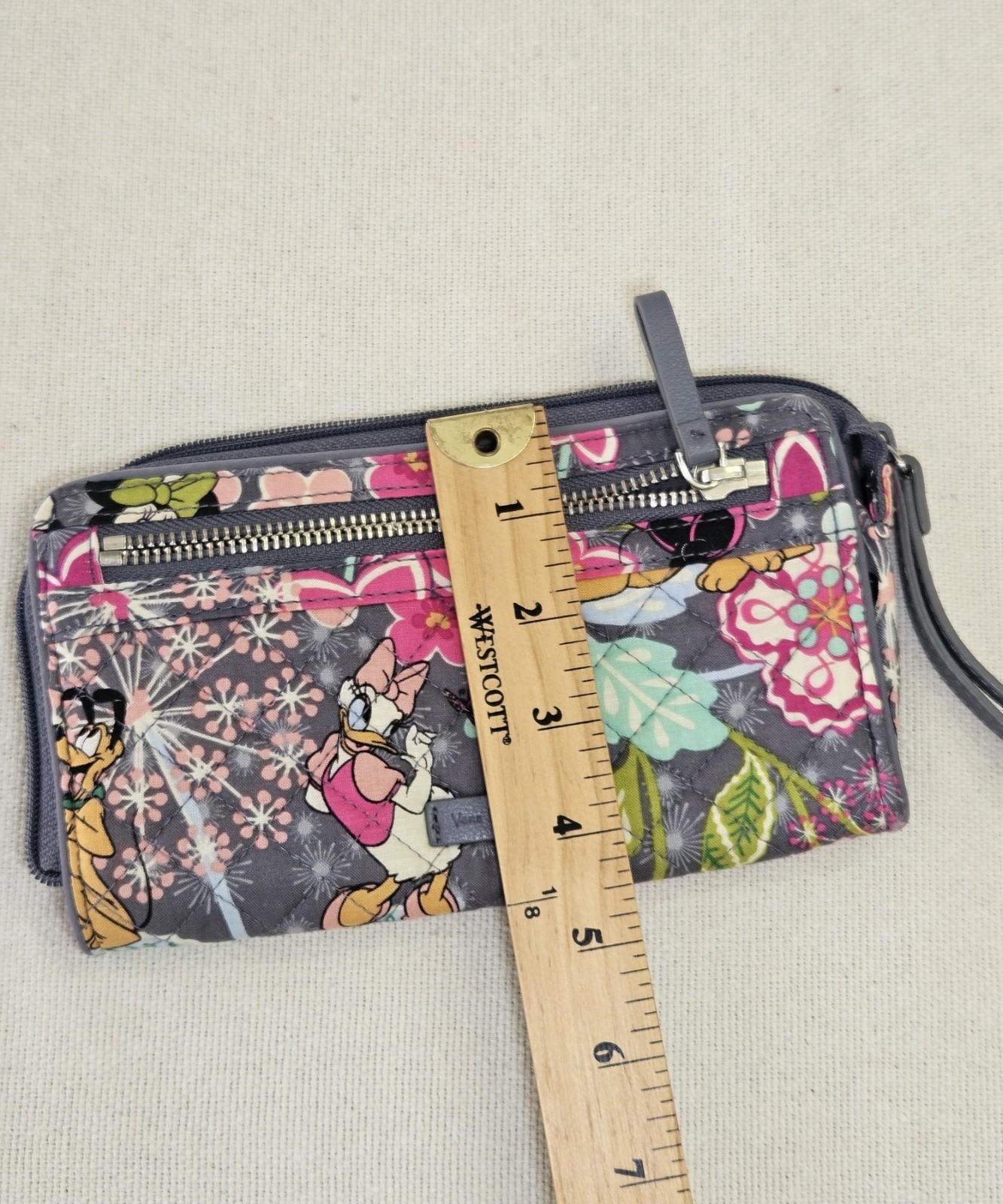 Vera Bradley Mickey Minnie Mouse Wristlet Wallet Gray Floral Excellent Condition