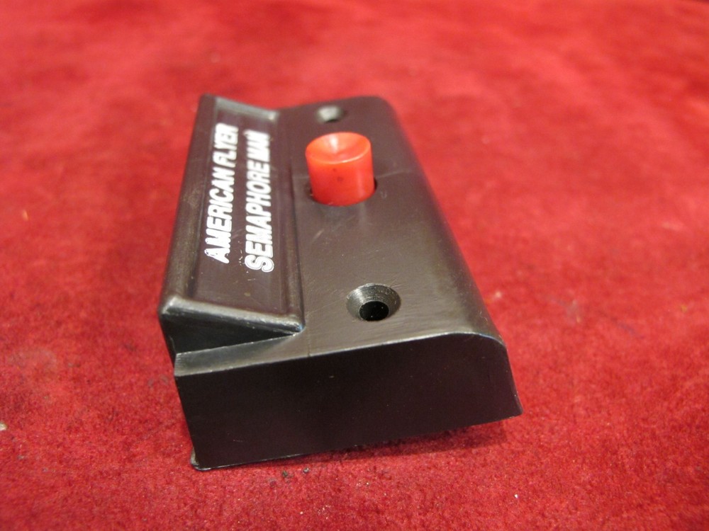 AMERICAN FLYER SEMAPHORE MAN SINGLE CONTROL BUTTON