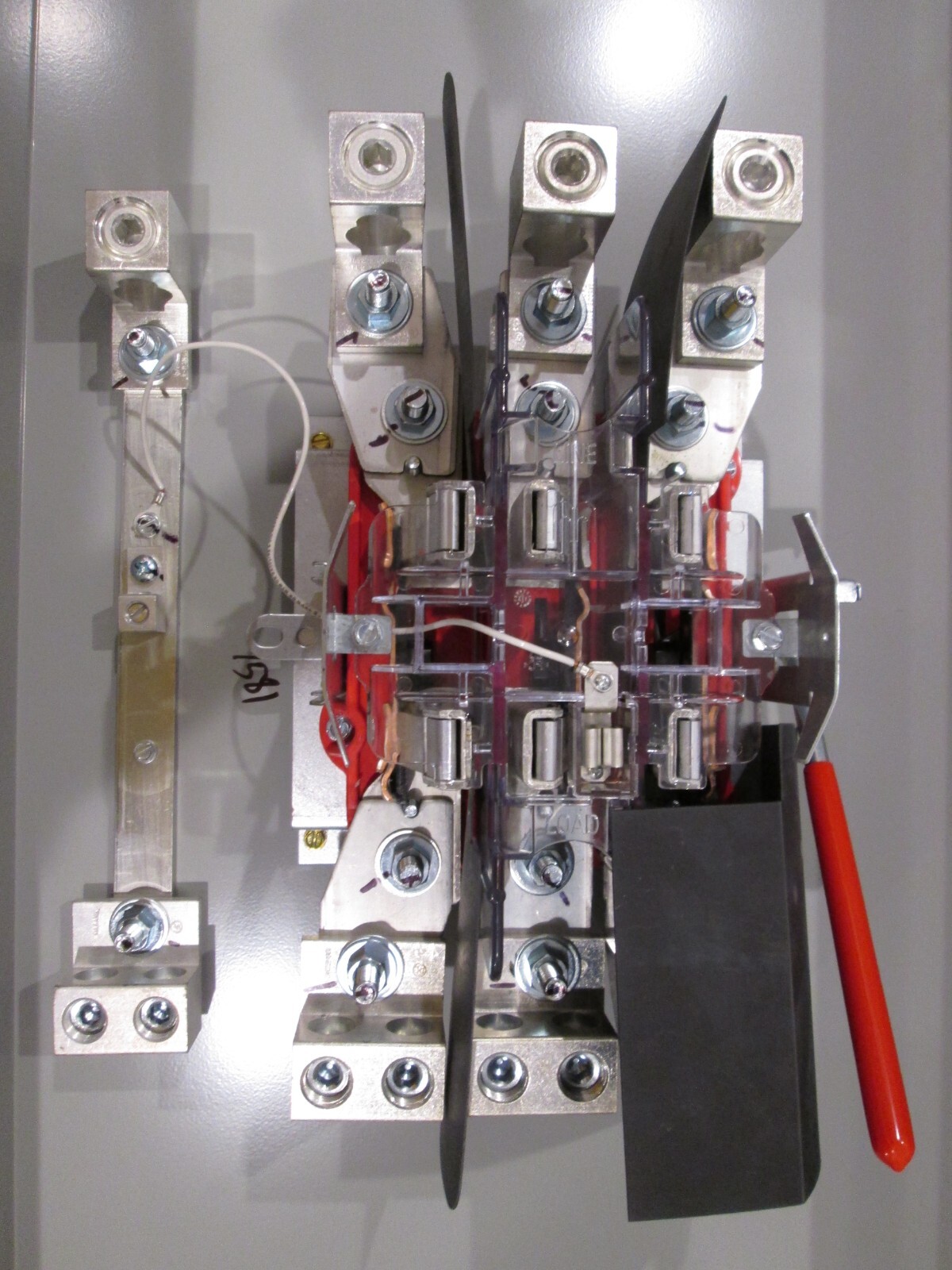 MILBANK - meter socket - 320 amp - 3 Phase - 7T BYPS (U4342-R-K7-K6-BLG-AEPU)