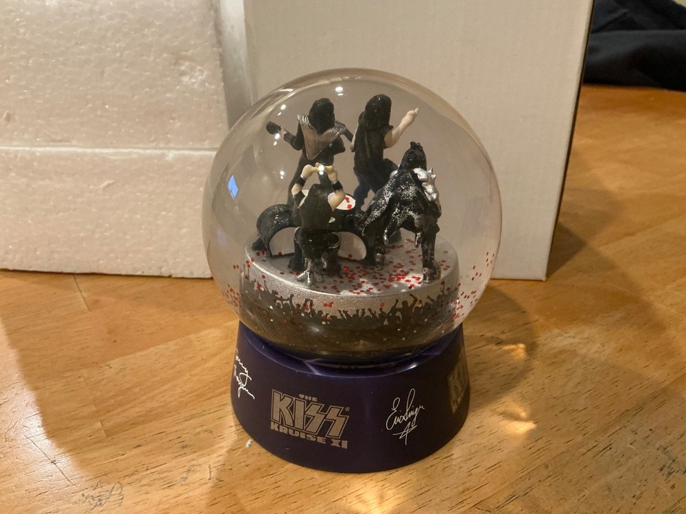 KISS KRUISE XI Snow Globe Crystal Ball Memorabilia Rock Band KISS Story at Sea
