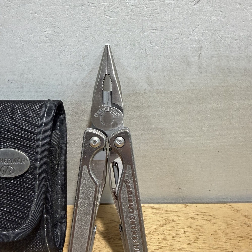 Leatherman Charge XTI Multitool Titanium 154cm Blade With Sheath