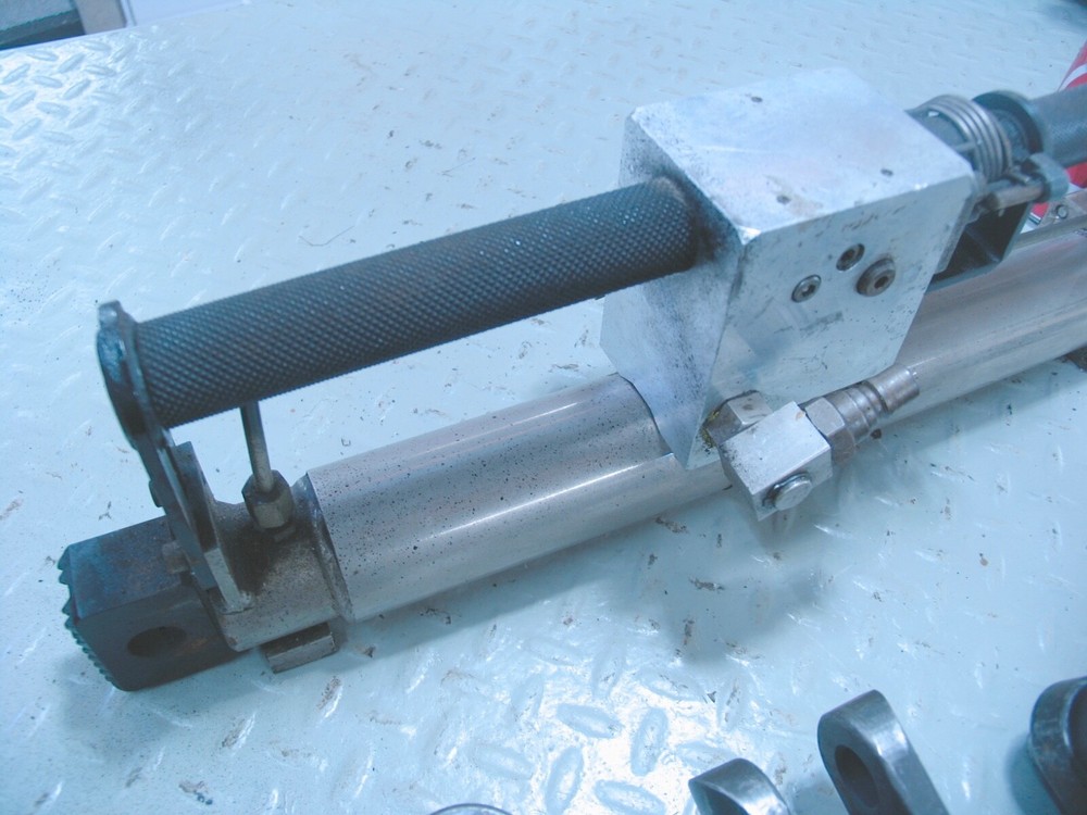 CODE 3 ResQ Hydraulic Tool with 5 atachments (Jaws) as shown