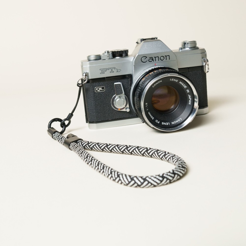 Camera Photo Wrist Strap White/Black Y-Pattern Adjustable Quick Release