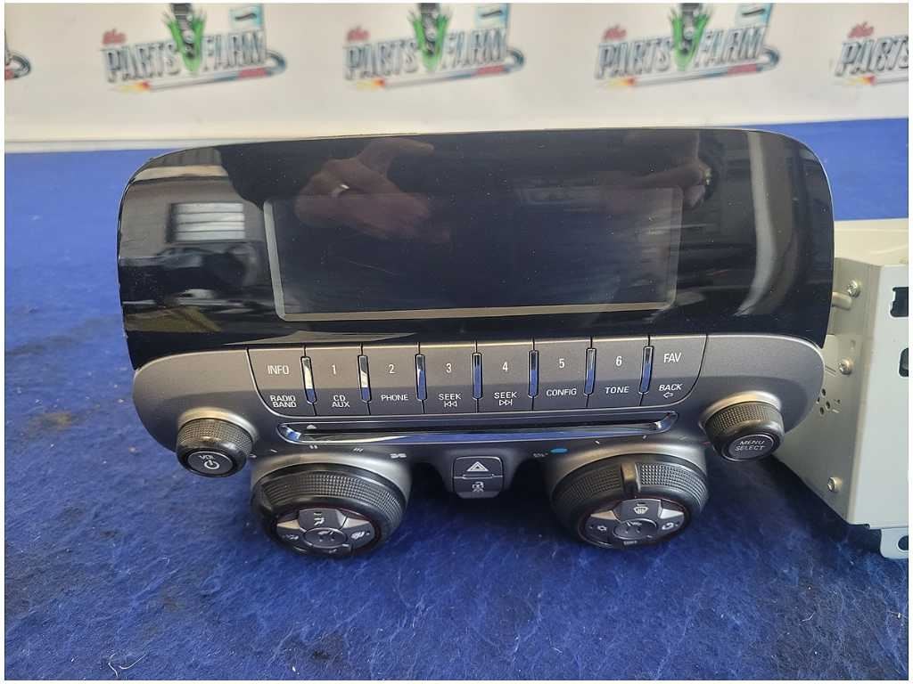2011 Chevrolet Camaro SS Audio Info Screen Receiver Radio Face Plate 2811