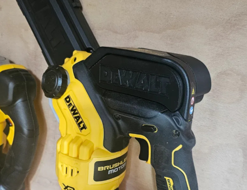 Dewalt DCMPS520N Chainsaw Wall Mount + Front Plate