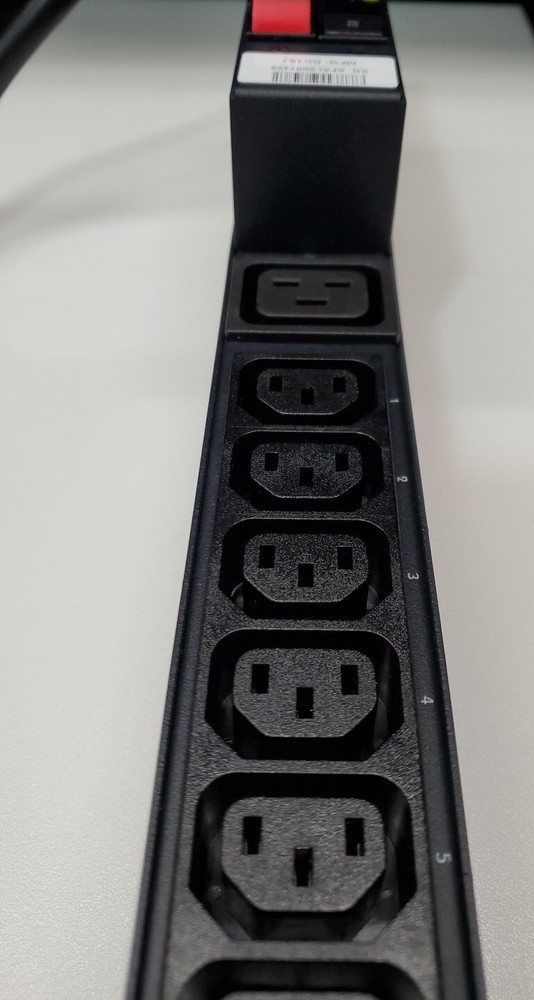 Basic PDU Server Technology CB-26VEKE01F6 26 Outlets, Rack mount