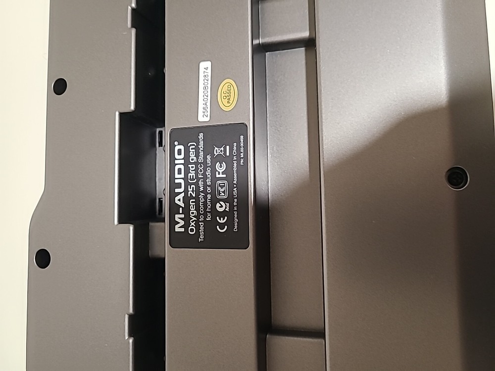 M-Audio Oxygen 25 3rd Gen 25-Key Keyboard Controller. A24