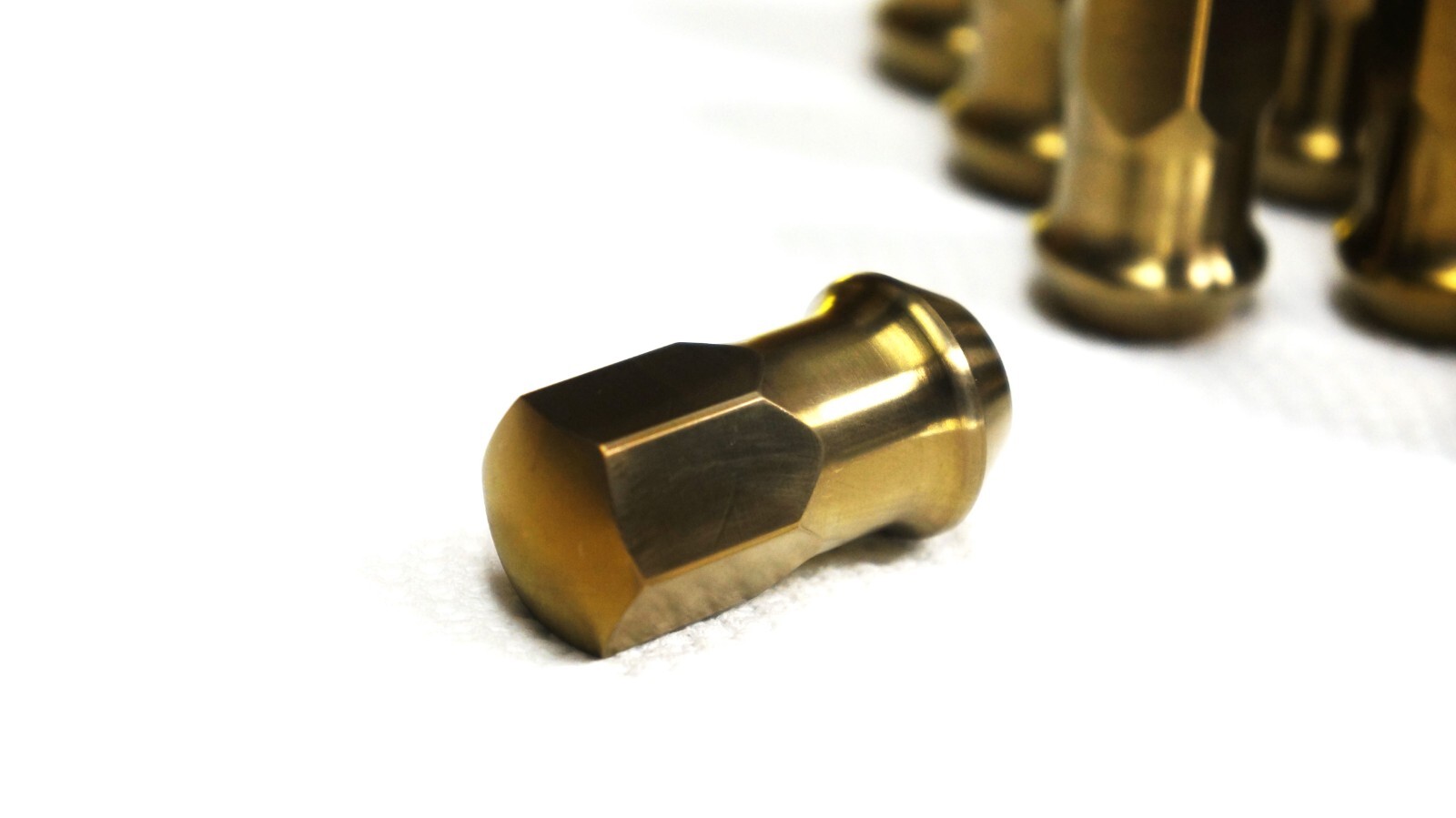 Titanium Closed End Lug Wheel Nut 14x1.5 HEX19 60deg