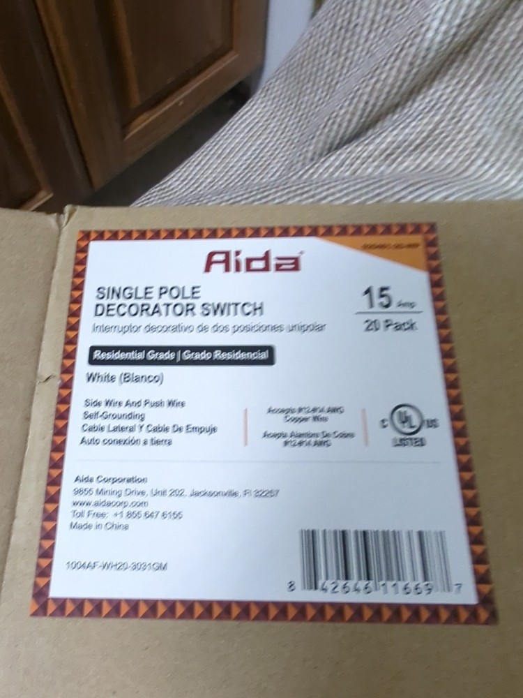 AIDA Matte White Single Pole Decors Light Switch 15Amp. 20 Pack