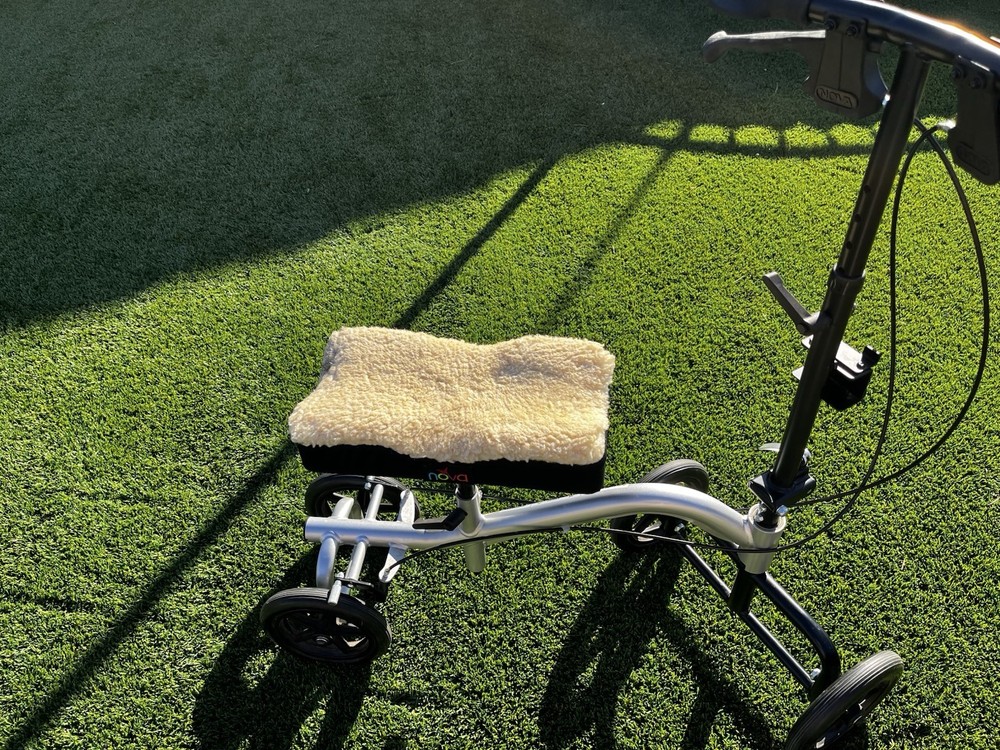 Nova Knee Scooter With Cushion Padding Tkw12