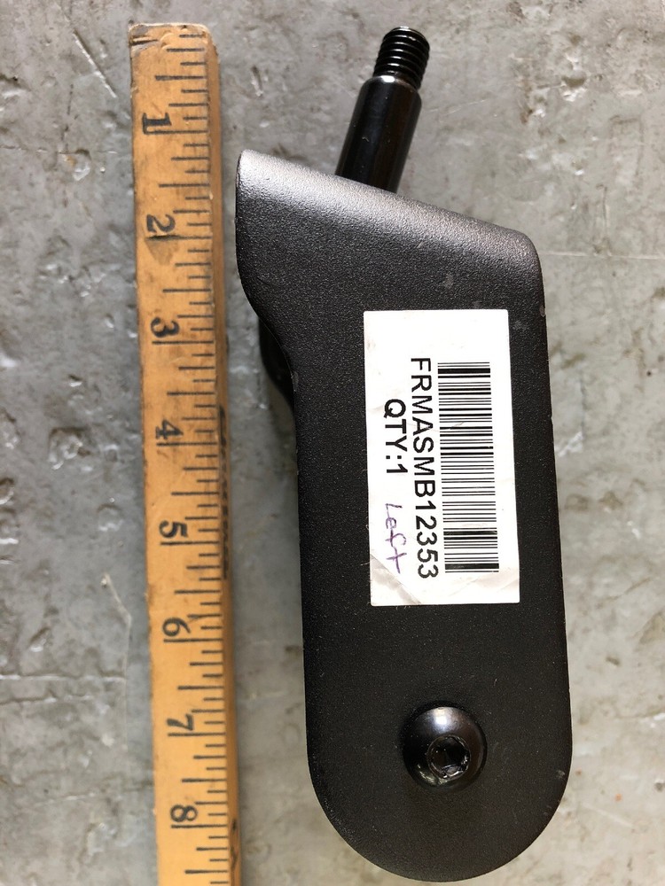 FRMASMB12353 Caster Pride Jazzy (left)