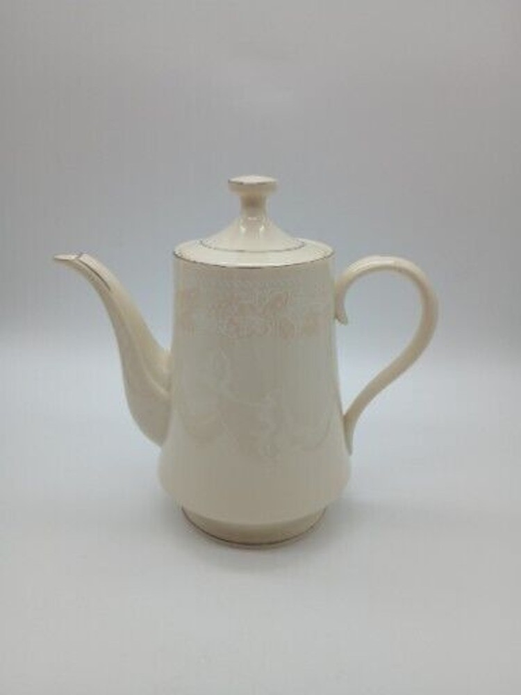 Budlet Teapot Ivory Fine China Leaf Vine Pattern