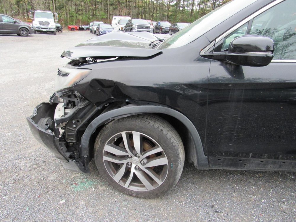 PILOT 2016 Glove Box 1042013