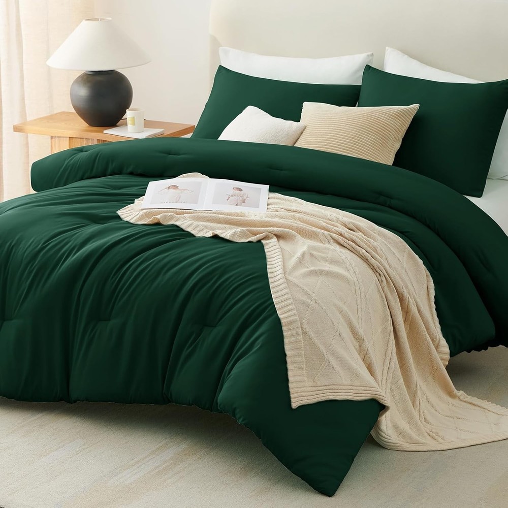 Dark Emerald Green Queen Comforter Set, 3 Pieces Solid Breathable Quilted Bed...