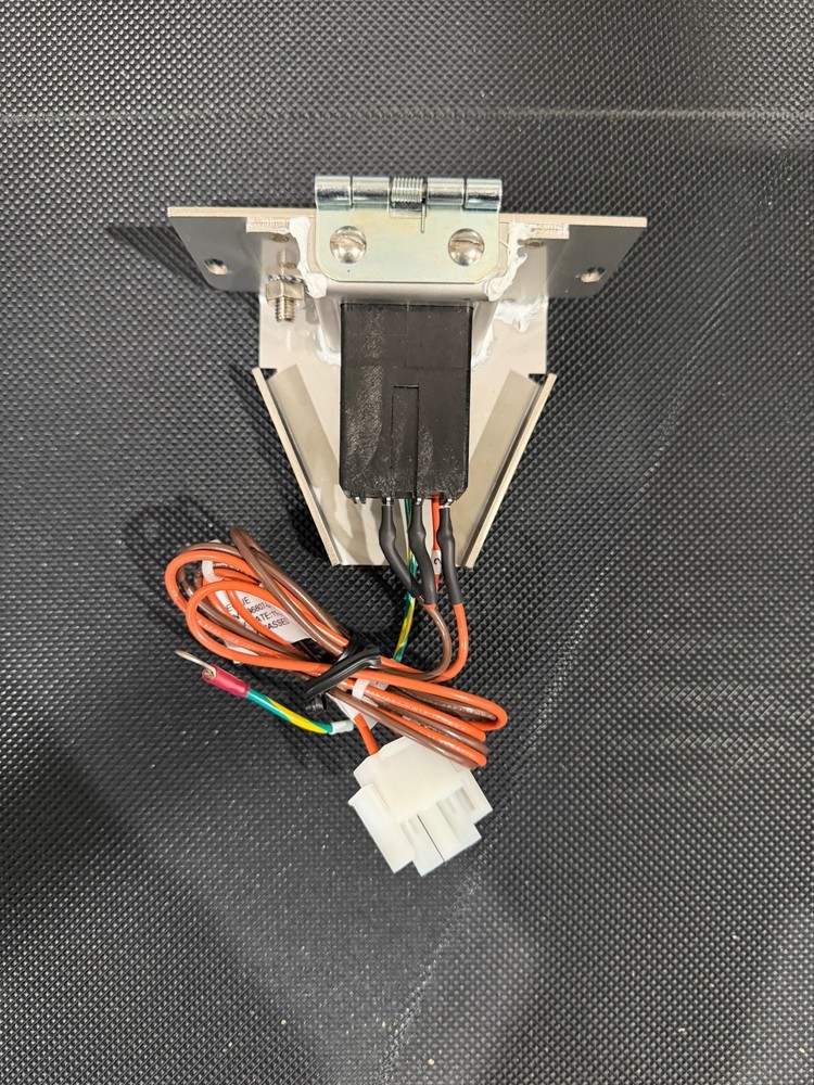 AMSCO 3085 POWER PLUG NEW WITHOUT BOX
