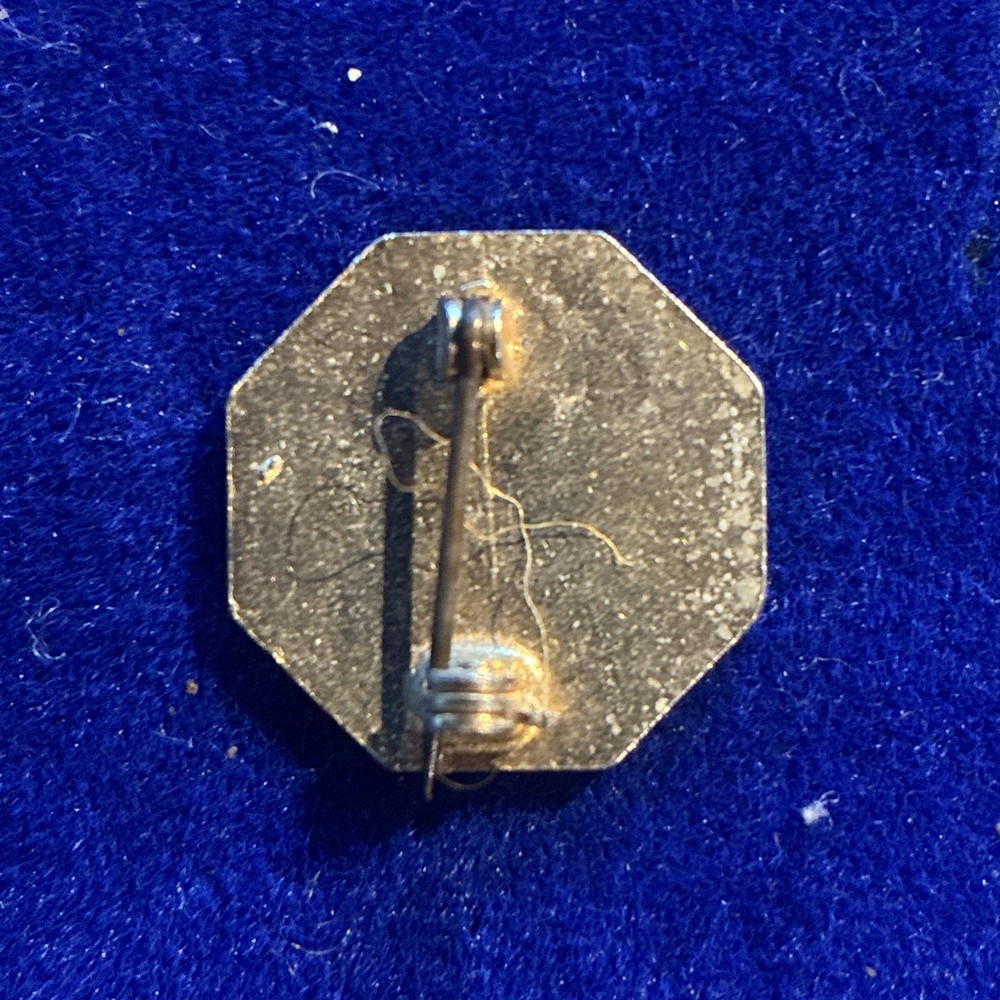 8th army division Pin Back No mark enameled ww2 pinback