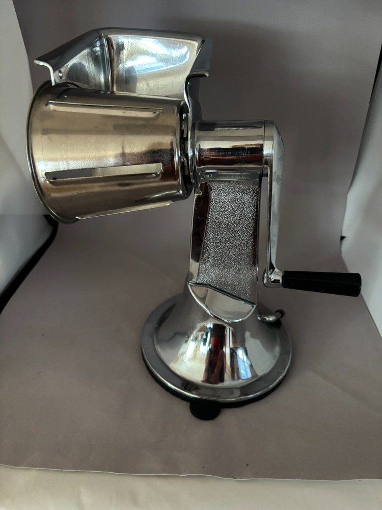 Kitchen Kutter West Bend Manual Food Vegetable Processor w/4 Cones Suction Base
