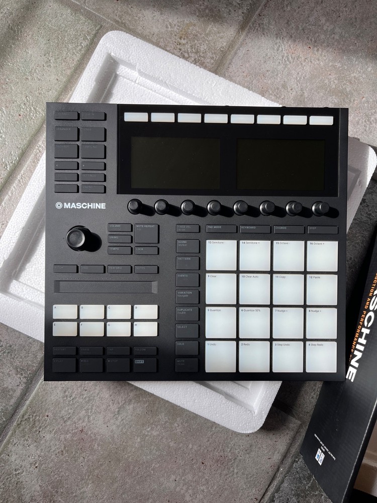 Native Instruments Maschine MK3 USB Audio+MIDI Interface System, Watch Video!