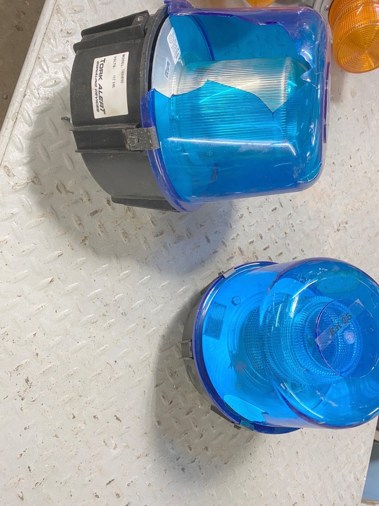 TORK ALERT Beacon 117VAC #TA94BN5 outer Cover broke, Strobe good
