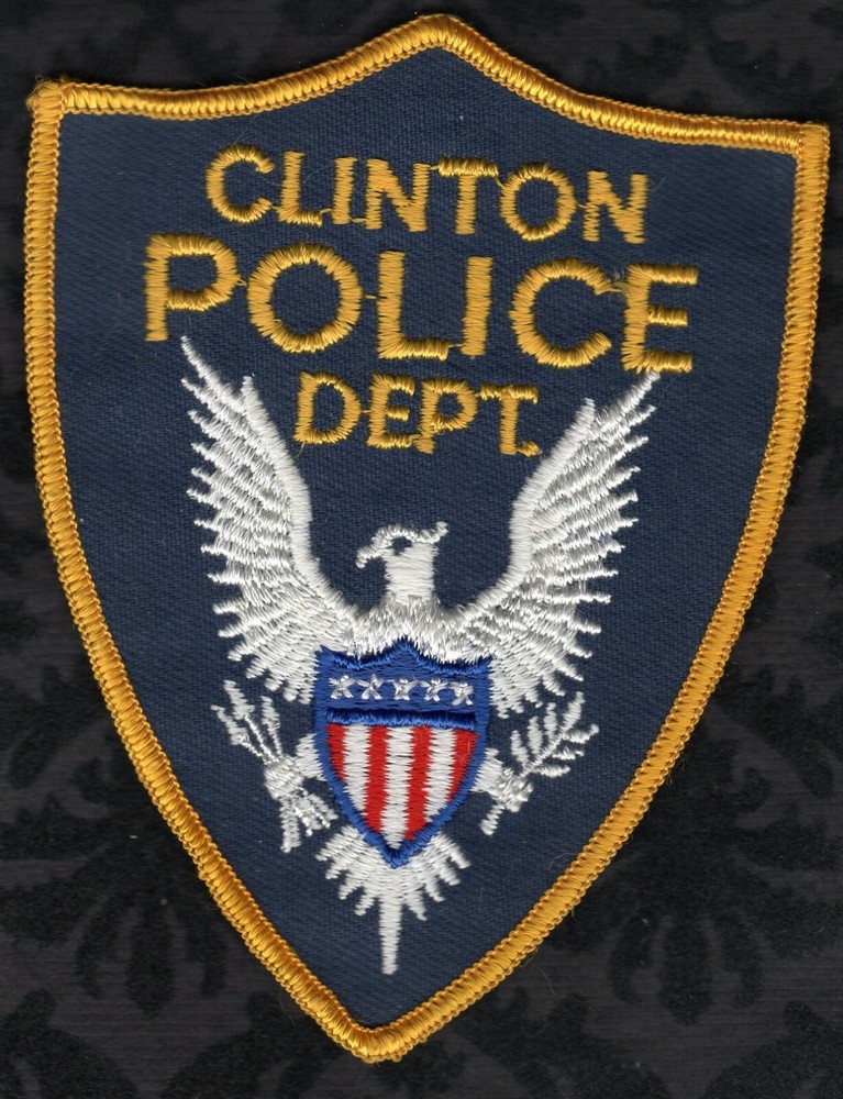 👀😍😂👌  Clinton Illinois Police Shoulder Patch